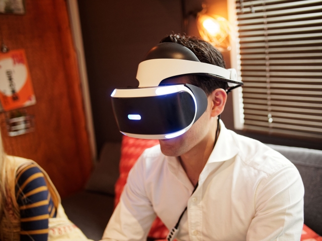 VR